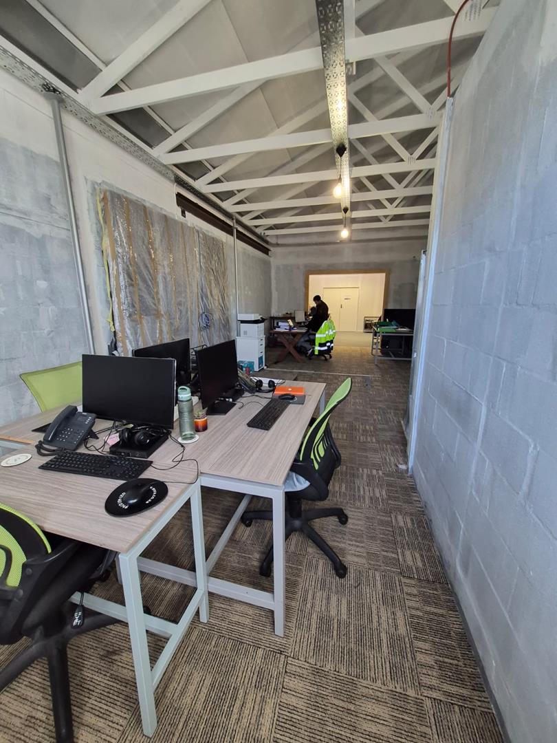 To Let Commercial Property for Rent in Pinelands Western Cape